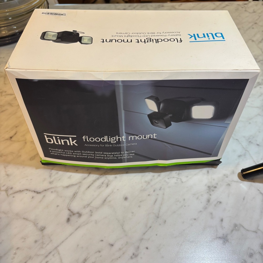 New Blink Floodlight Mount Battery Powered LED for Blink Outdoor Camera Black